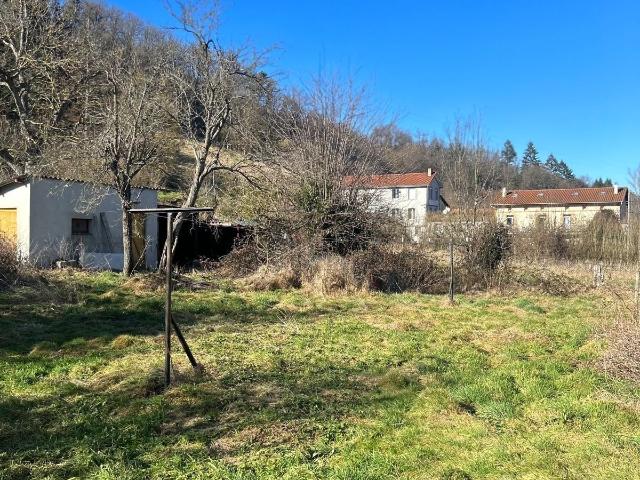 Terrain à bâtir de 3200 m2 à Firminy Quartier de Chazeau SUD/EST