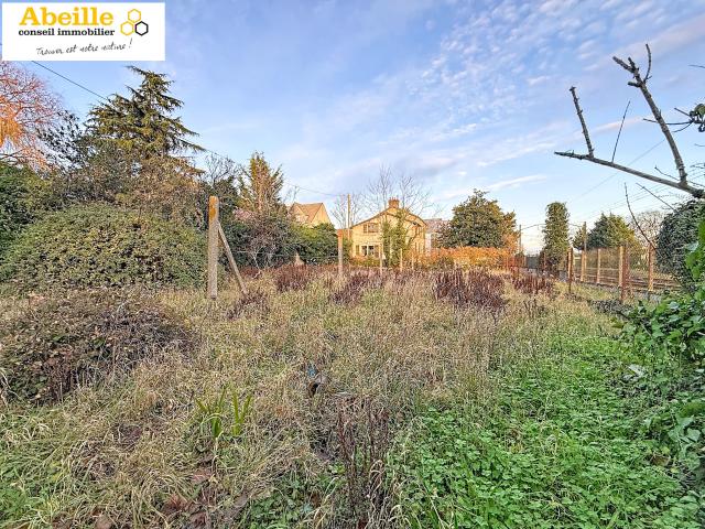 TERRAIN A BATIR DE 335 M2 PROCHE CENTRE VILLE