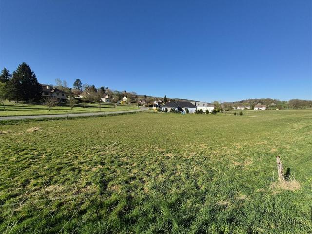 Terrain à bâtir de 3460 m2 ou 1000 m2 à 35000 euros