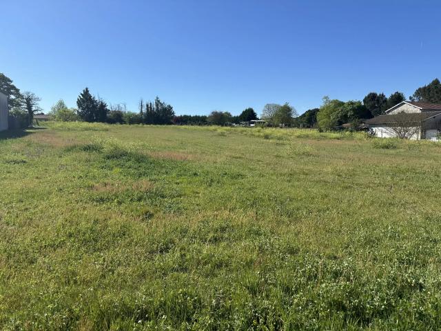 Terrain à bâtir de 3711 m²