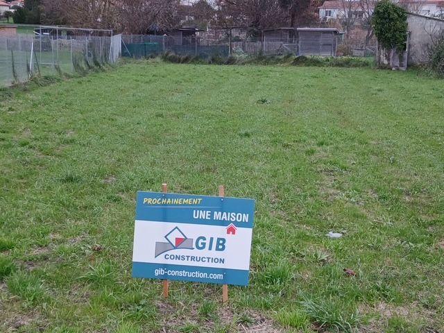 Terrain à bâtir de 384 m² à VAUX SUR MER 17