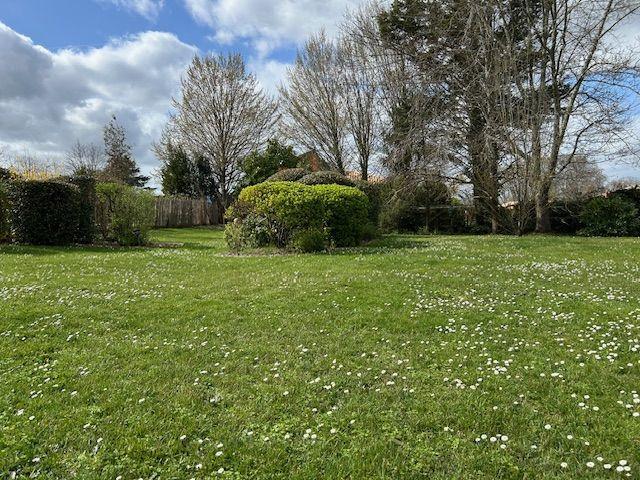 Terrain à bâtir de 415 m² à LEOGNAN 33