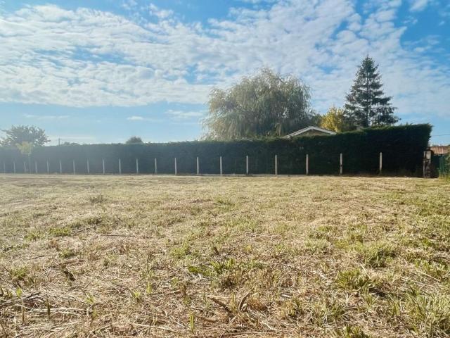 Terrain à bâtir de 432 m² à MOULIS EN MEDOC 33