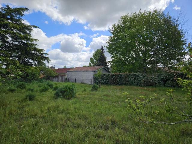 Terrain à bâtir de 460 m² à CASTRES GIRONDE 33