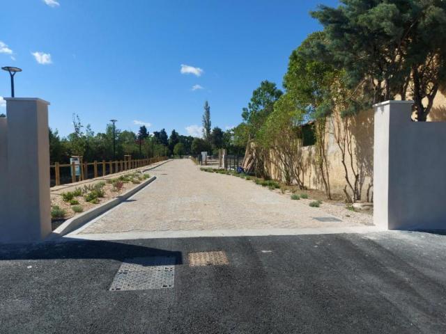 TERRAIN A BATIR DE 484 M² PISCINABLE ET LIBRE CONSTRUCTEUR A ORANGE