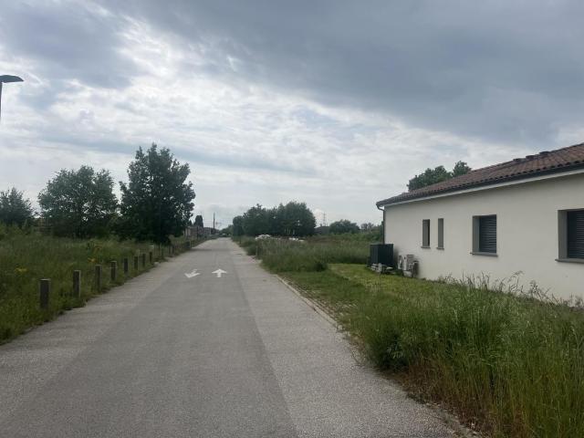 Terrain à bâtir de 500 m² à DIEUPENTALE 82