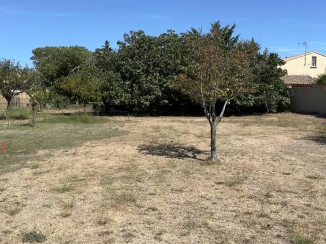 Terrain à bâtir de 520 m² à FLEURY 11