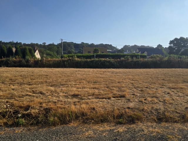 TERRAIN A BATIR DE 531M2 LE VAL SAINT PERE