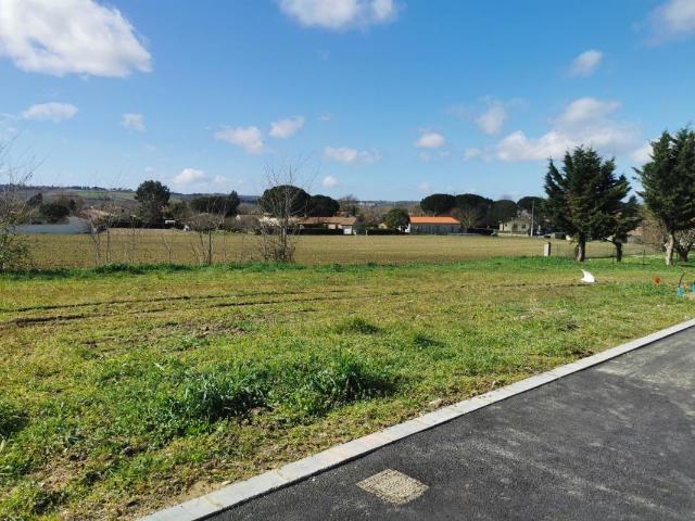 Terrain à bâtir de 550 m² à AYGUESVIVES 31