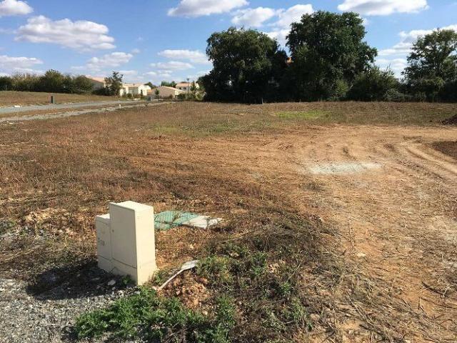 Terrain à bâtir de 552 m² à AYGUESVIVES 31