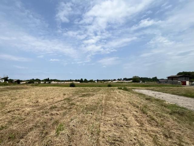 Terrain à bâtir de 568 m² à MARTILLAC 33