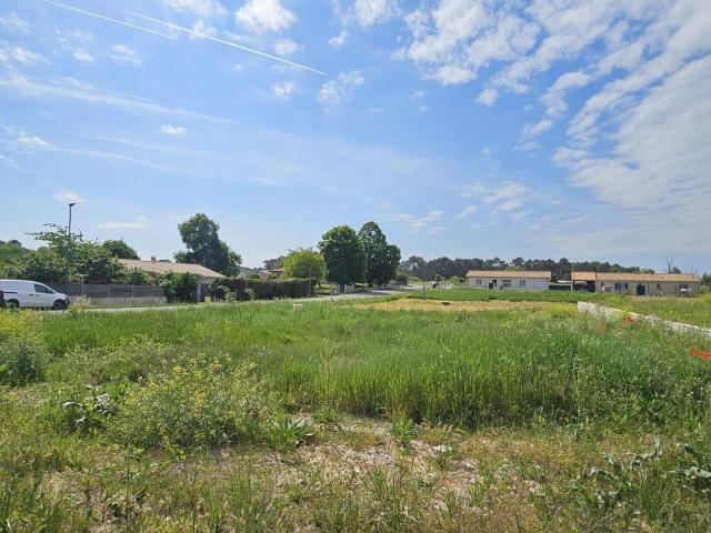 Terrain à bâtir de 576 m² à MARTILLAC 33