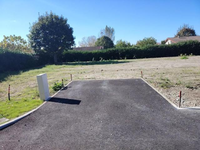 Terrain à bâtir de 604 m² à LE TEICH 33
