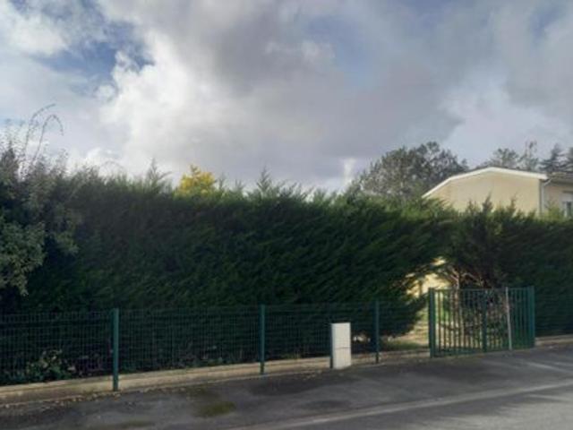 Terrain à bâtir de 600 m² à BLANQUEFORT 33