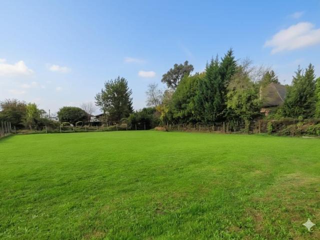 Terrain à bâtir de 600 m² à HAUX 33