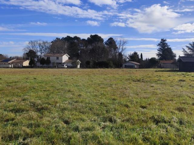 Terrain à bâtir de 602 m² à LEOGNAN 33