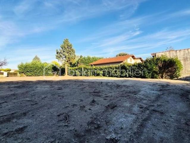 Terrain constructible de 619m² libre de constructeur – Quartier recherché Dagas / Les Couturelles – Mont de Marsan