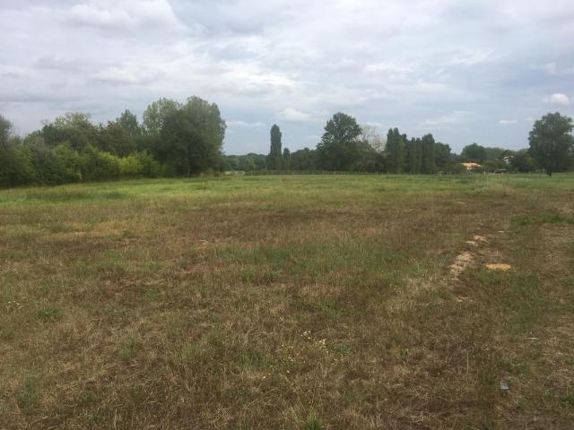 Terrain à bâtir de 613 m² à CAVIGNAC 33