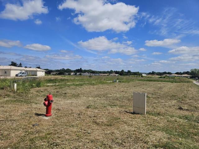 Terrain à bâtir de 626 m² à CHANIERS 17