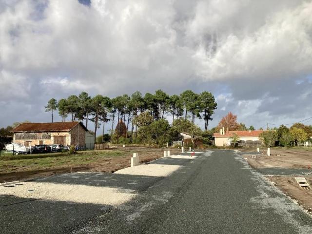 Terrain à bâtir de 632 m² à LE PORGE 33