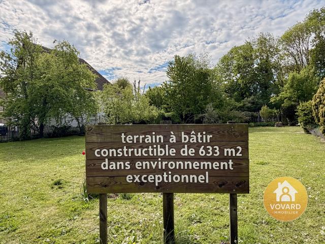 Terrain à bâtir de 633 m2 emplacement de tout premier ordre, devenu rare