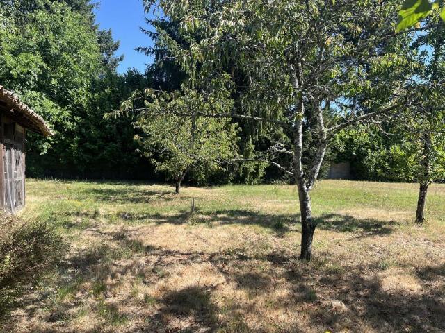 Terrain à bâtir de 640 m² à MARGAUX 33