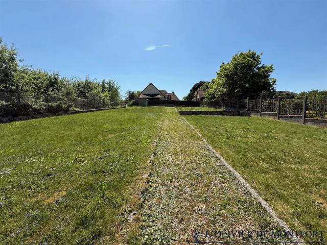 Terrain à bâtir de 643 m²