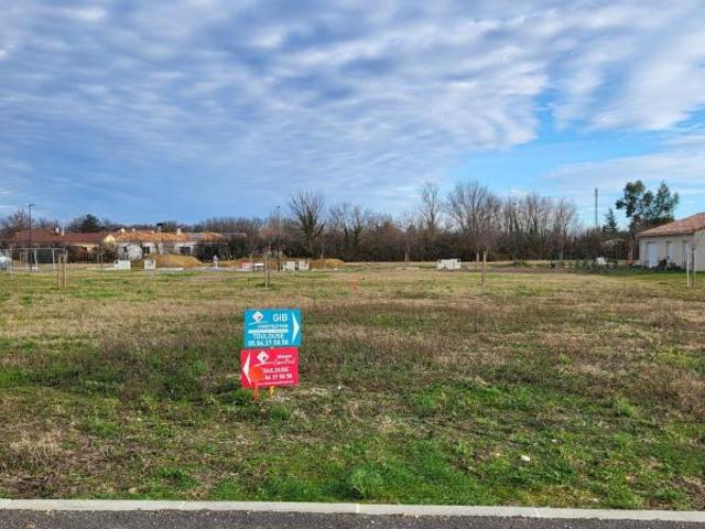 Terrain à bâtir de 650 m² à CUQ TOULZA 81