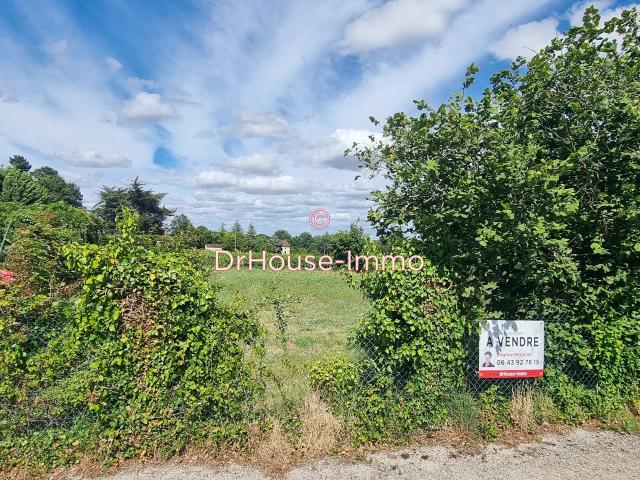 TERRAIN A BATIR DE 675 M2 VIABILISE DANS LE BOURG DE ROSNAY