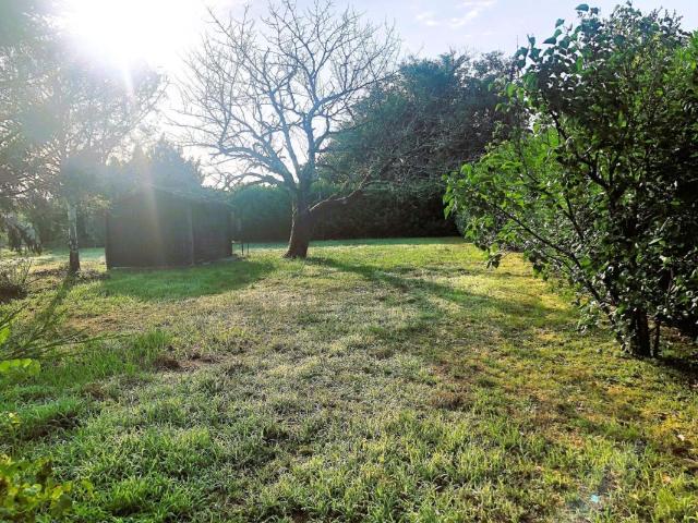 Terrain à bâtir de 700 m² à AMBARES ET LAGRAVE 33