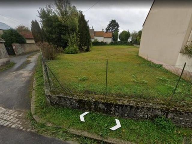 Terrain à bâtir de 713m² à 5 minutes de Longueville