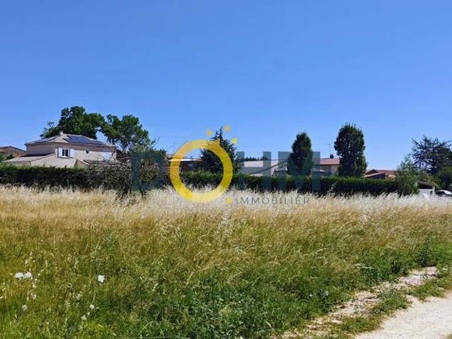 Terrain à bâtir de 732 m2 sur la commune de Sécheras Ardèch