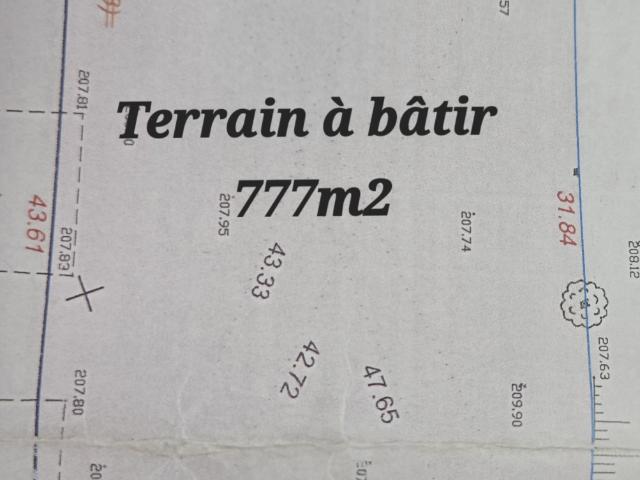 TERRAIN A BATIR DE 777M2