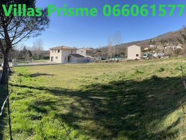 Terrain à bâtir de 800 m² à SAINT VALLIER DE THIEY 06