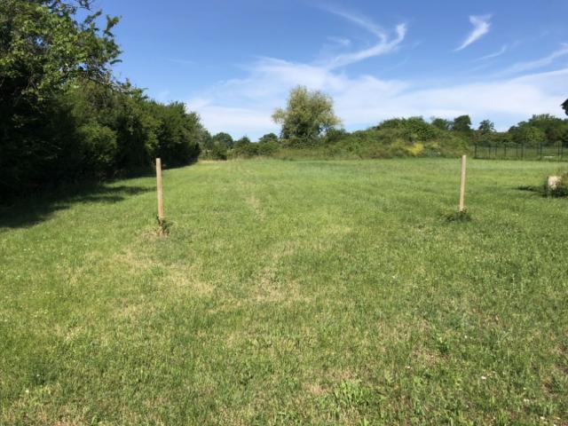 Terrain à bâtir de 824 m² à PUGNAC 33