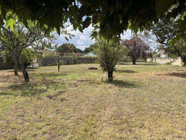 Terrain à bâtir de 820 m² à CISSAC MEDOC 33