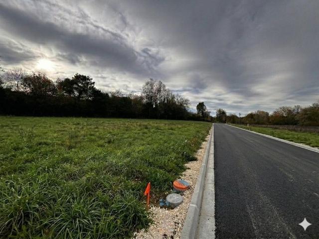Terrain à bâtir de 834 m² à PEUJARD 33