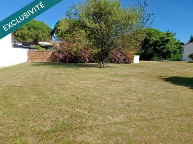 TERRAIN Â BATIR DE 840m2 AVEC PISCINE DE 50m2