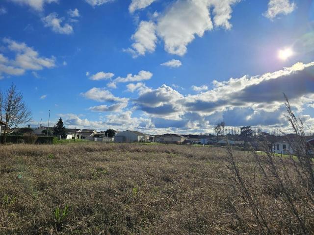 Terrain à bâtir de 863 m² à SAINT PIERRE DE MONS 33