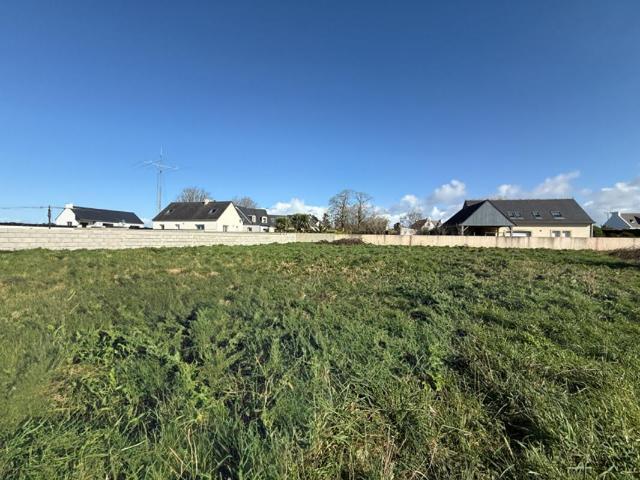 Terrain à bâtir de 979 m² à Plozevet