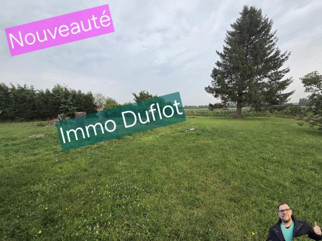 Terrain à bâtir, en retrait, au calme !