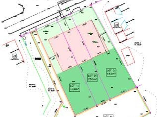 Terrain à bâtir pour une construction semi ouverte dans un q
