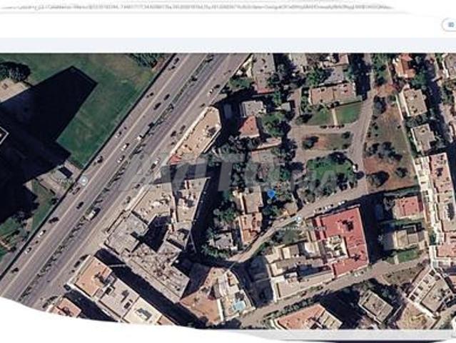 Terrain a batir proche finance city