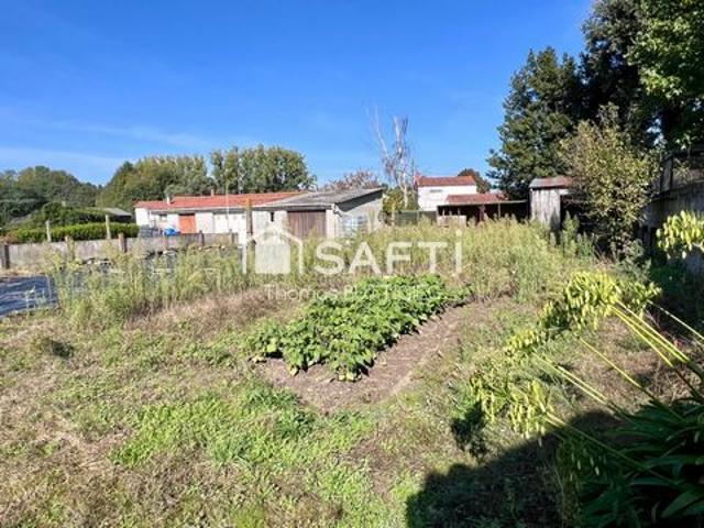 Terrain à bâtir viabilisé avec garages