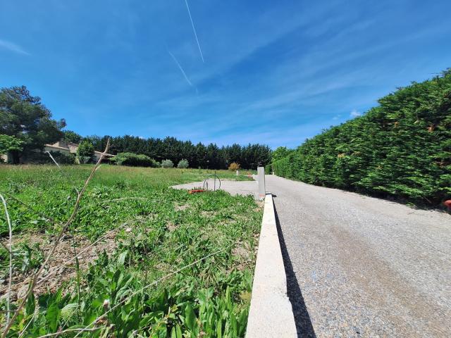 TERRAIN A BATIR VIABILISE DE 709 m2