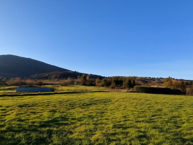 TERRAIN A SAINT VICTOR