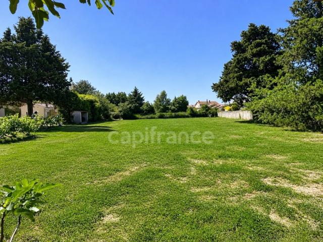 Terrain à vendre MONTELIMAR OUEST 26 — EXCLUSIVITÉ Terrain plat à bâtir clos d’environ 950 m² avec viabilité à proximité immédiate