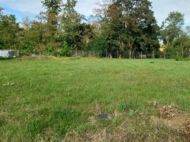 Terrain à vendre au Cheix sur Morge de 715 M2