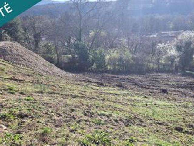 Terrain à vendre à Neuville sur Ain de 1001 m2