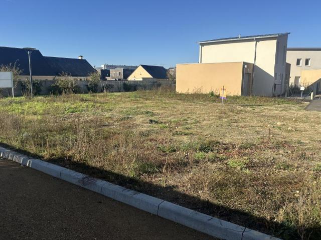 Terrain à vendre à SAUMUR Viabilisé & Libre de constructeur